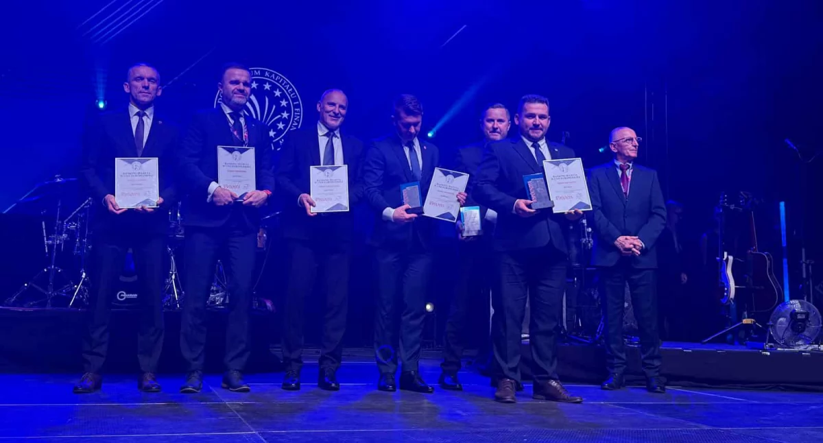 Starosta i Powiat, Powiat Przasnyski liderem samorządowego rozwoju pierwsze miejsce rankingu „20 lecia Europejskiej”! - zdjęcie, fotografia