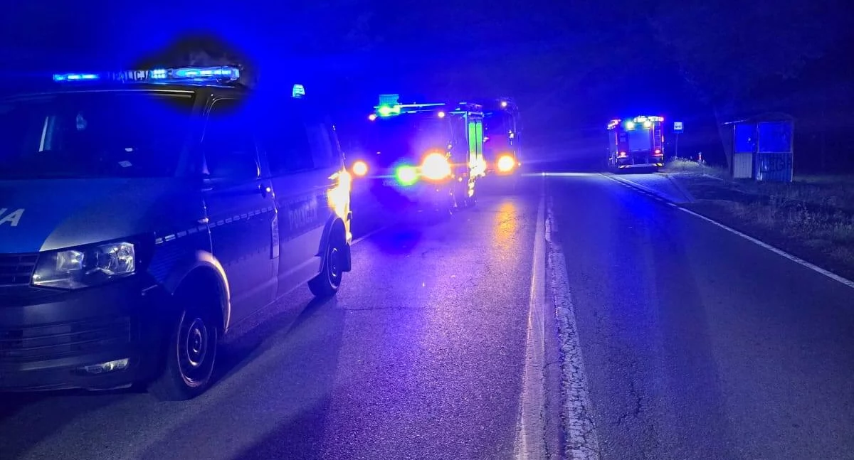 Wypadki drogowe, Nocna akcja ratownicza Mchówku - zdjęcie, fotografia
