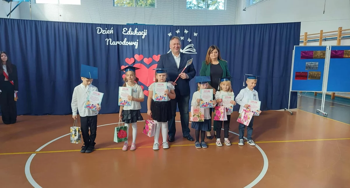 Szkoły podstawowe, Dzień Edukacji Narodowej Szkole Podstawowej Lesznie - zdjęcie, fotografia