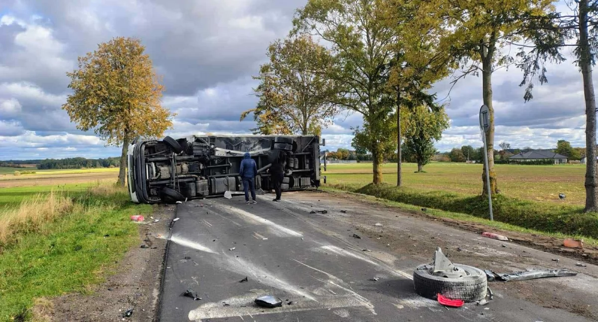 Wypadki drogowe, Zderzenie pojazdów Krzynowłodze Małej policja apeluje ostrożność - zdjęcie, fotografia