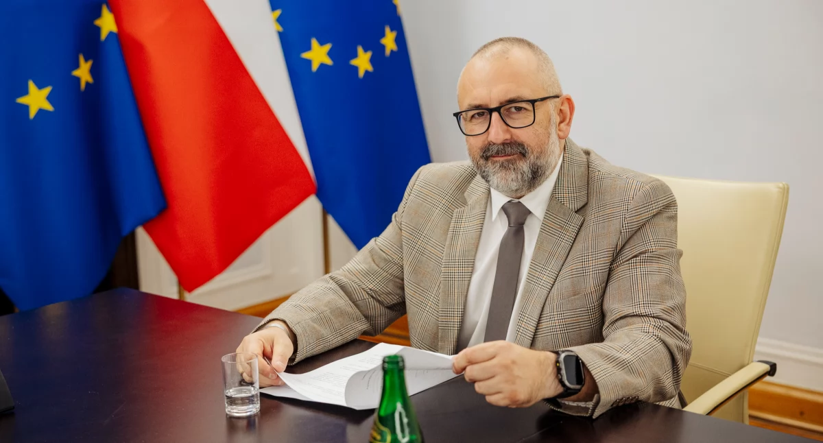 Partie polityczne, Senator Bieńkowski działać! przepisy przyspieszą budowę - zdjęcie, fotografia