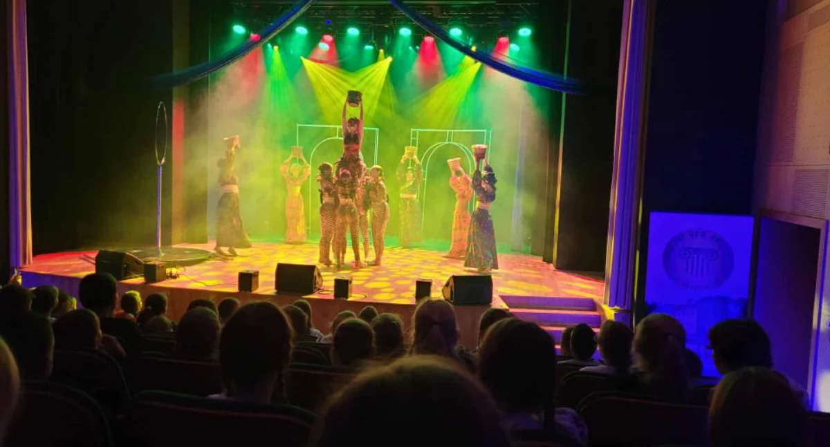 Szkoły podstawowe, Niezwykła podróż taneczna Agencją artystyczną - zdjęcie, fotografia