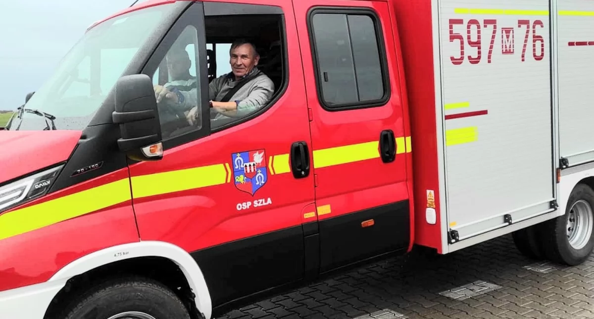 Pożary - Straż , samochód drodze! - zdjęcie, fotografia