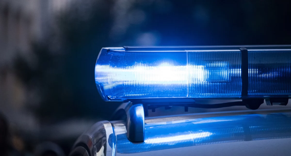 Komunikaty policji , Policjantki pomogły mężczyźnie który dostał ataku epilepsji - zdjęcie, fotografia