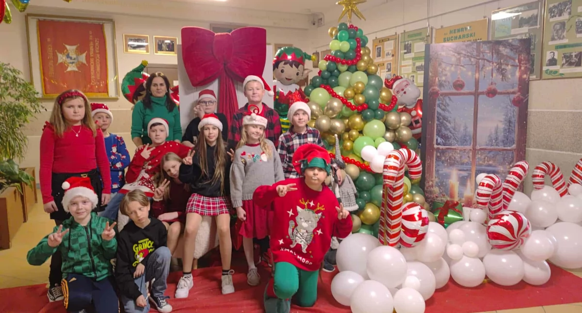 Szkoły podstawowe, MIKOŁAJKI BAJKI Szkole Podstawowej Nowej Krępie - zdjęcie, fotografia