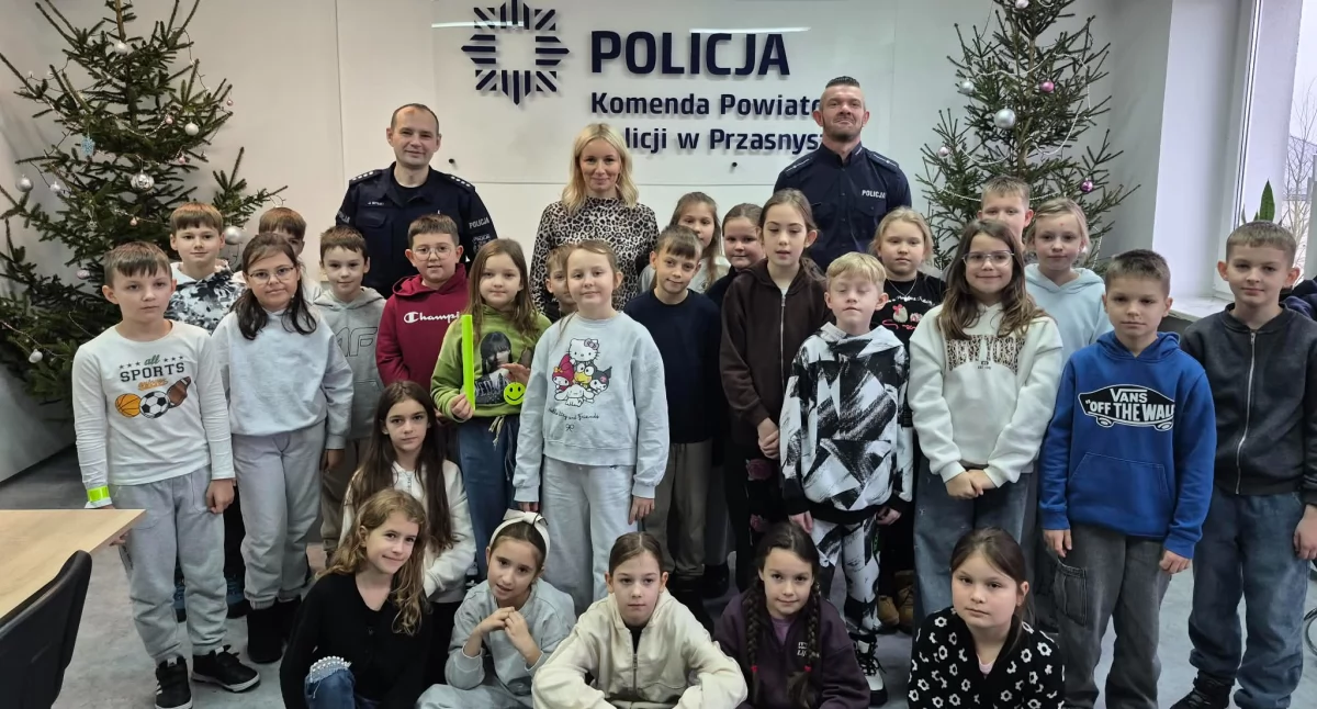 Szkoły podstawowe, Uczniowie Przasnyszu wizytą komendzie - zdjęcie, fotografia