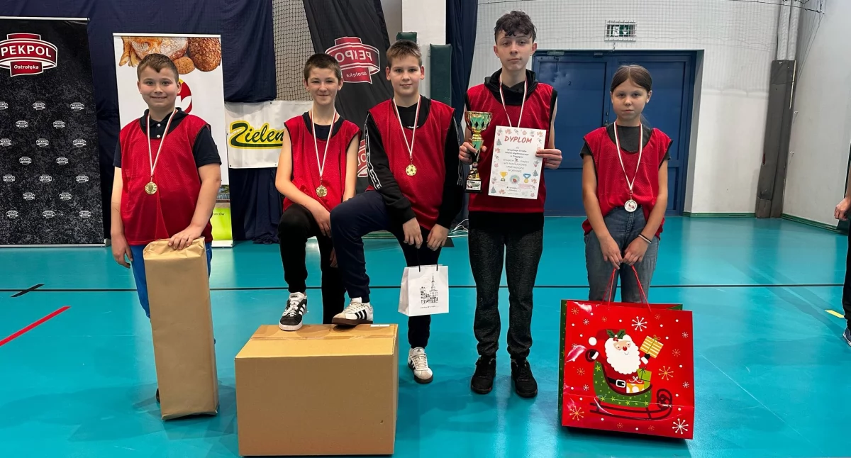 Sport szkolny, Sport radość integracja Mikołajkowa Spartakiada Szkół Specjalnych Ostrołęce - zdjęcie, fotografia