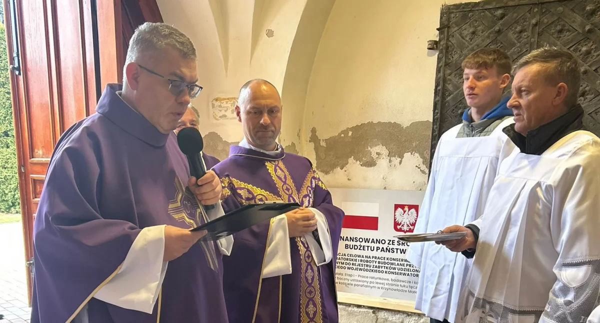 Święta i uroczystości , Ingres nowego proboszcza parafii Dominika Krzynowłodze Małej - zdjęcie, fotografia