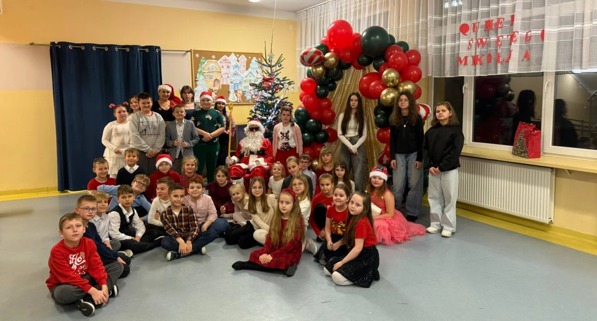 Szkoły podstawowe, uczniowie Przasnyszu pokazali dobro wraca - zdjęcie, fotografia