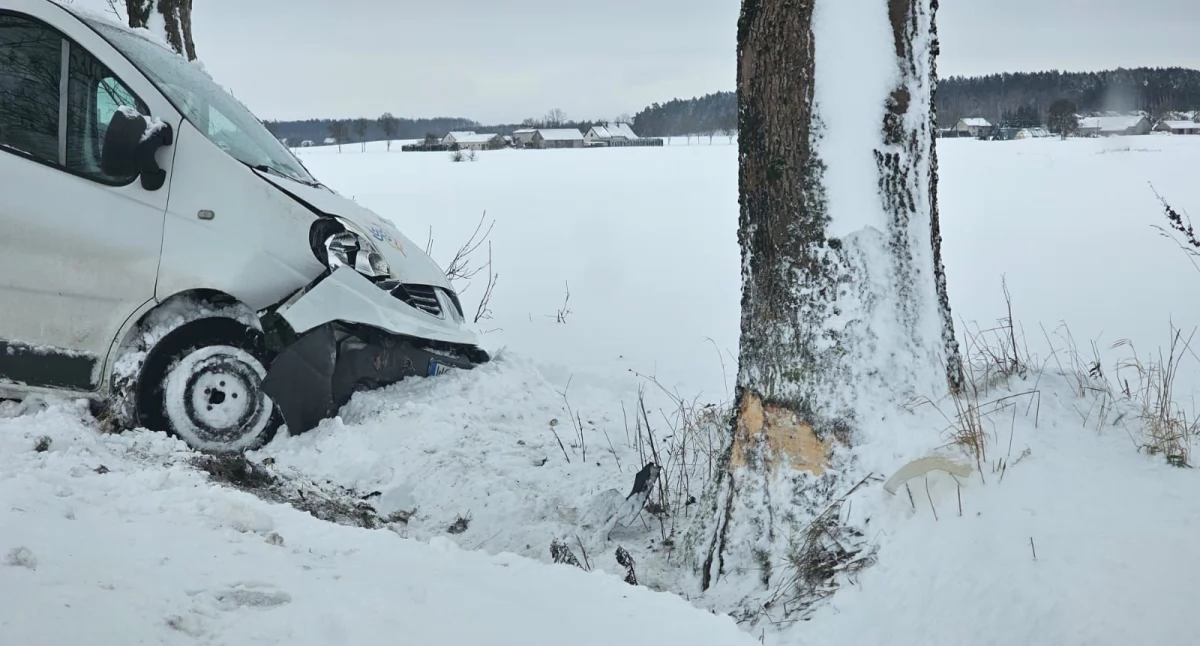Wypadki drogowe, wielu drogach panują trudne warunki Policja apeluje ostrożność! - zdjęcie, fotografia
