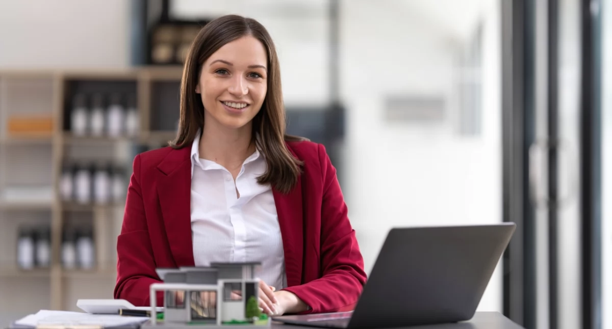 Promocje gospodarcze, Pragniesz zmieniać życie ludzi Wybierz agenta nieruchomości - zdjęcie, fotografia