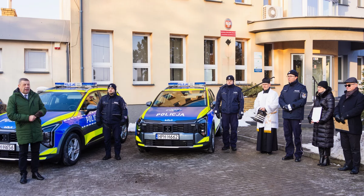 Komunikaty policji , radiowozy makowskiej Policji - zdjęcie, fotografia