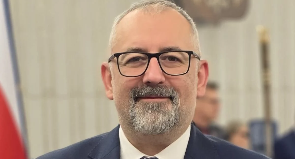 Partie polityczne, Senat przyjął ustawę ułatwiającą działanie Senator Krzysztof Bieńkowski „Mniej papierologii więcej bezpieczeństwa - zdjęcie, fotografia