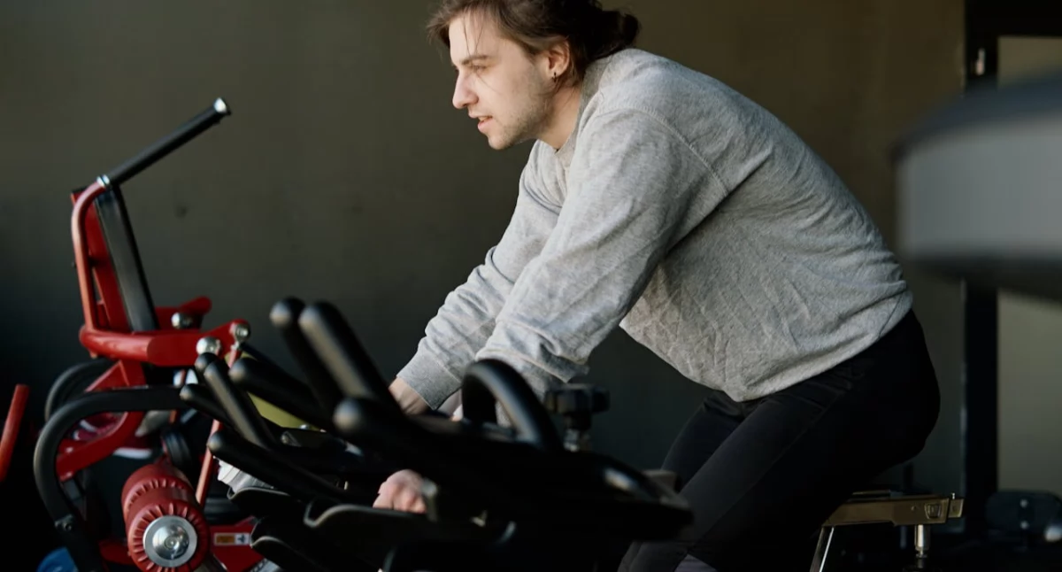 Promocje gospodarcze, Rowery treningowe małych mieszkań kompaktowe rozwiązania - zdjęcie, fotografia