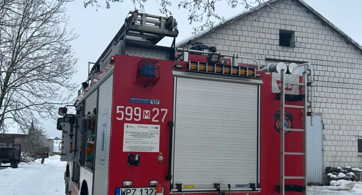 Pożary - Straż , Roztopy zagroziły zabudowaniom gospodarczym Strażacy interweniują Zdziwoju Starym - zdjęcie, fotografia