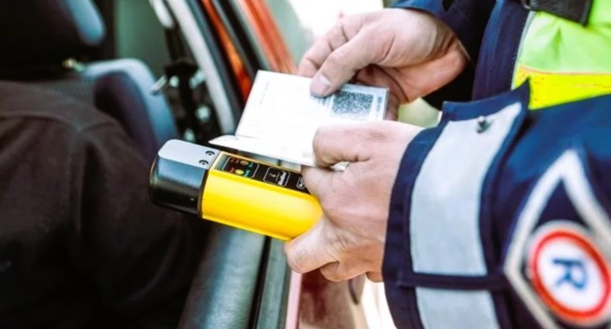 Kronika Kryminalna - Policja, Nietrzeźwy kierownicą zakazu Interwencja policji zakończyła niebezpieczną jazdę - zdjęcie, fotografia
