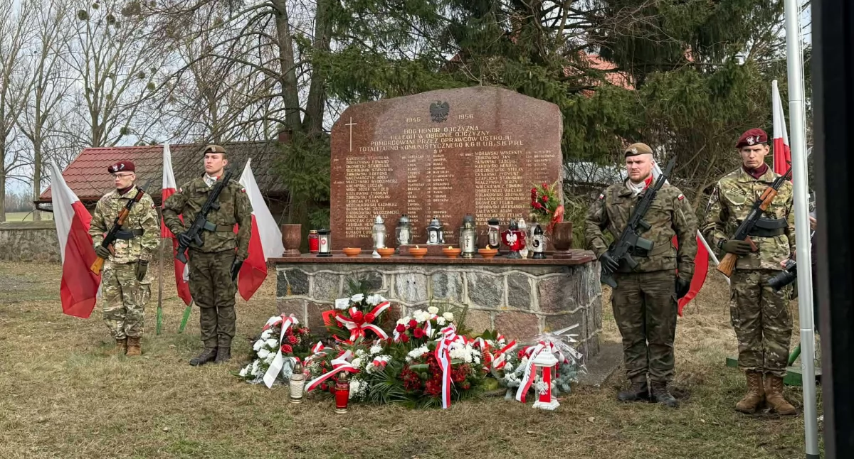 Święta i uroczystości , Powiat Przasnyski oddał hołd Żołnierzom Wyklętym - zdjęcie, fotografia