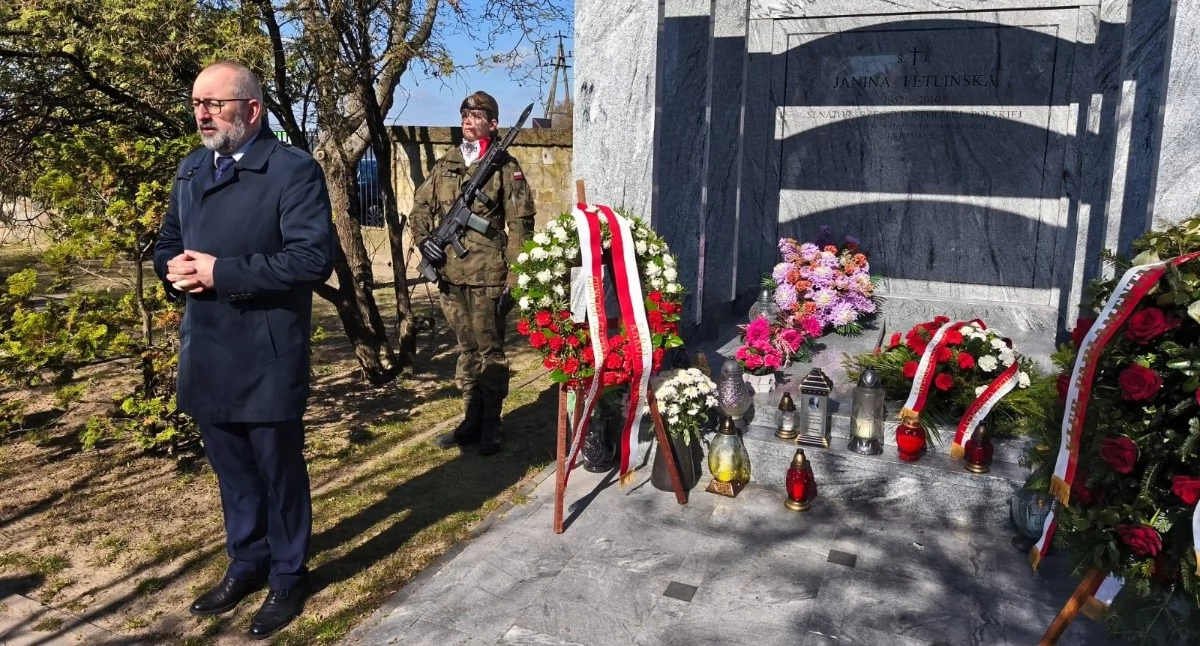 Święta i uroczystości , Uroczystości upamiętniające senator Janinę Fetlińską Ciechanowie - zdjęcie, fotografia