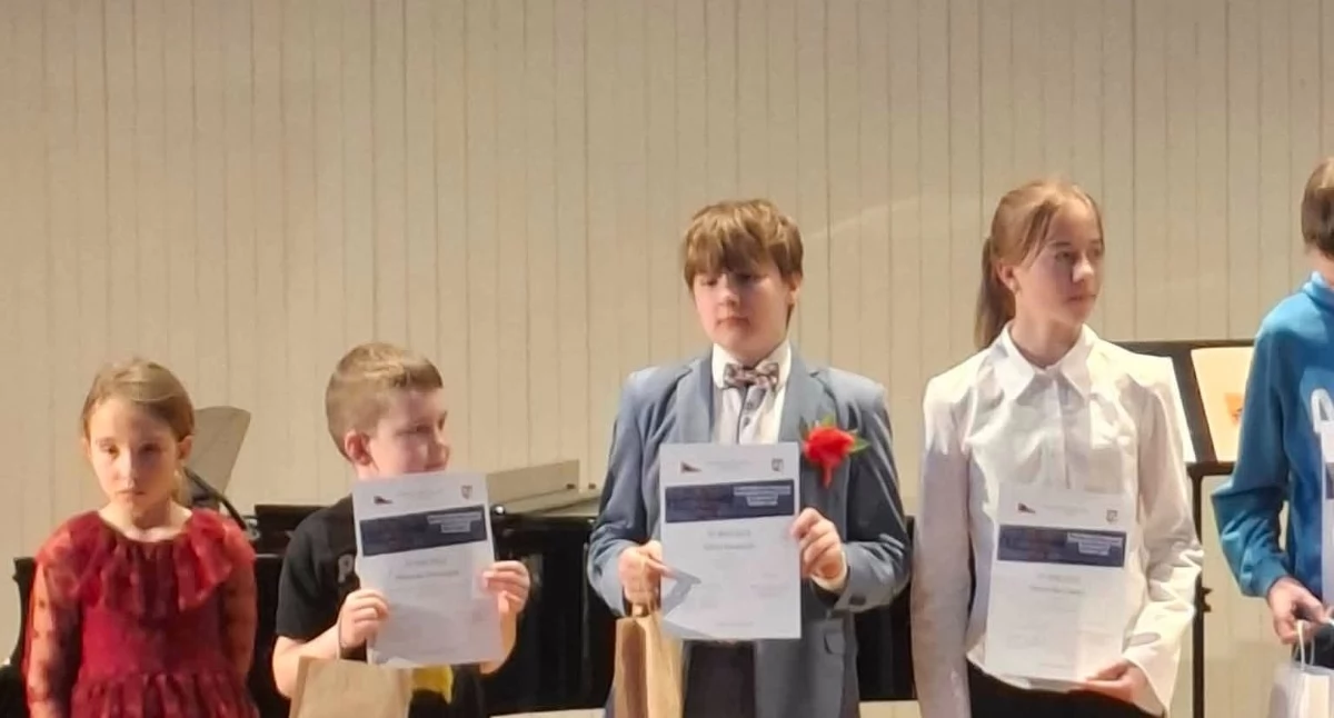 Szkoły muzyczne, Młody trębacz Przasnysza podium Sukces ucznia szkoły muzycznej - zdjęcie, fotografia