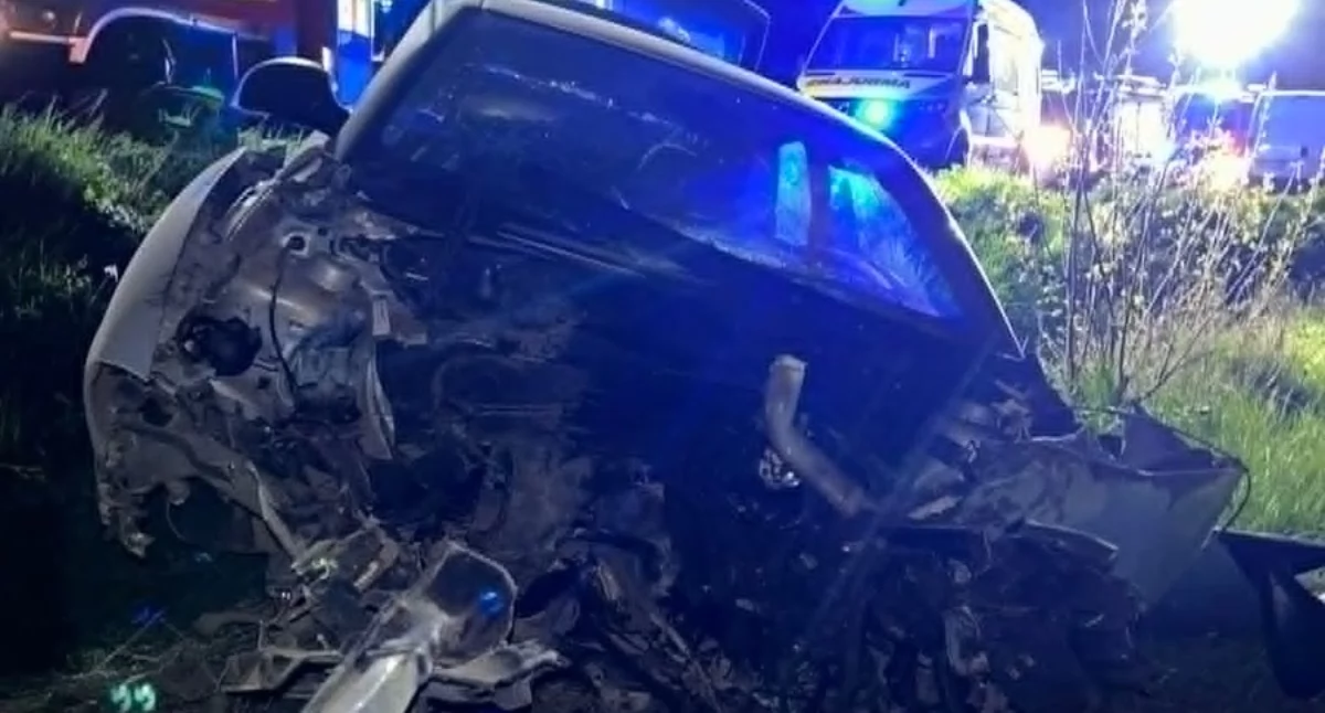 Wypadki drogowe, Tragiczny wypadek Obrębie letni kierowca zginął miejscu - zdjęcie, fotografia