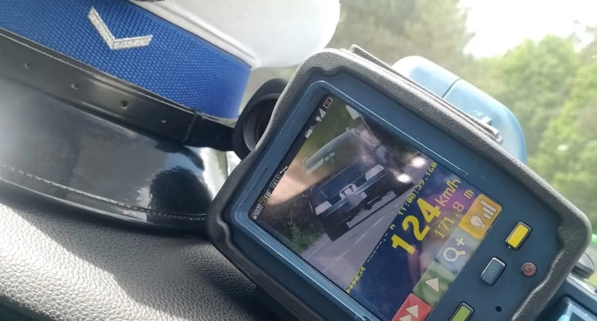 Kronika Kryminalna - Policja, terenie zabudowanym Kierowca stracił prawo jazdy - zdjęcie, fotografia