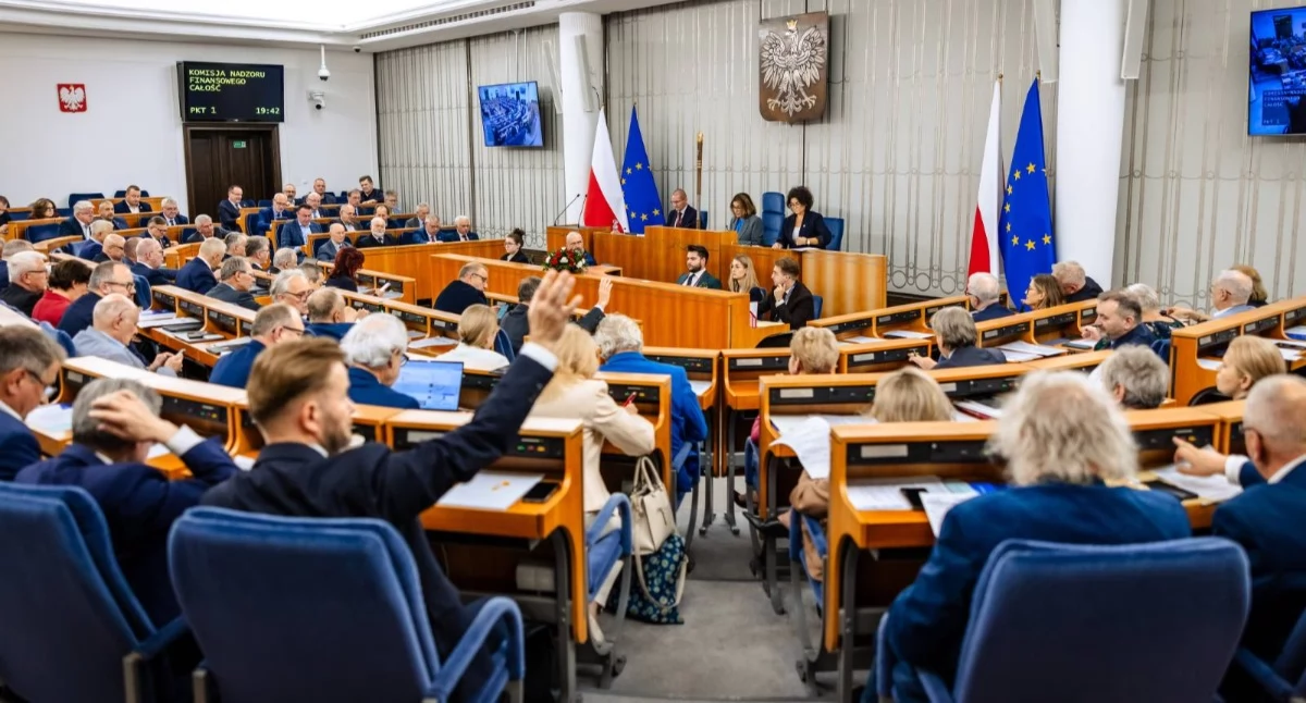 Partie polityczne, Senat ograniczeniem telefonów szkołach - zdjęcie, fotografia