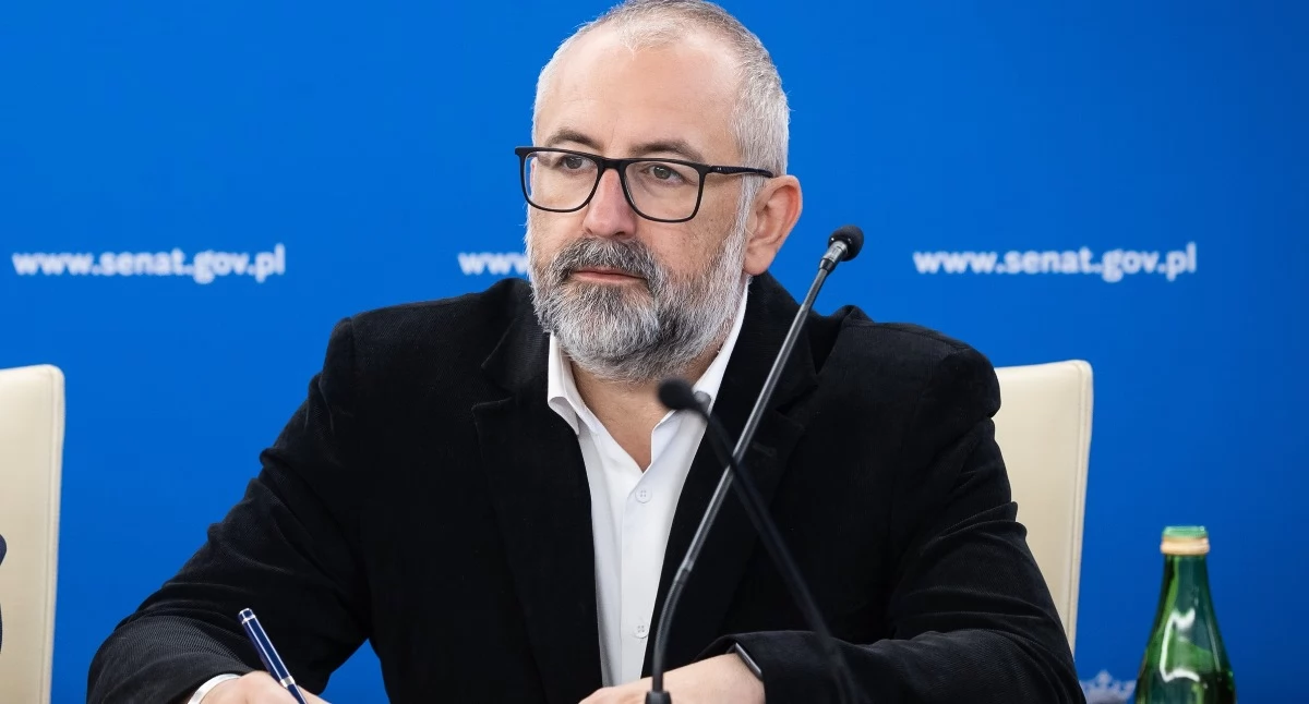 Partie polityczne, Mniej papierów więcej cyfryzacji spółkach Senator Krzysztof Bieńkowski poparł zmiany - zdjęcie, fotografia