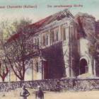 Kościół w Chorzelach po wysadzeniu wieży przez Niemców w 1915 roku

Źródło: Album...