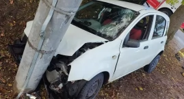 Ponad 2 promile, zderzenie ze słupem i sądowy zakaz.&hellip;