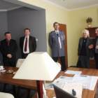 (fot. UG Krzynowłoga Mała) Wójt zaprosił gości do swojego słonecznego gabinetu