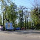 parking przy parku miejskim
