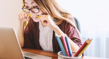 Praca przez Internet – jak nie dać się oszukać?