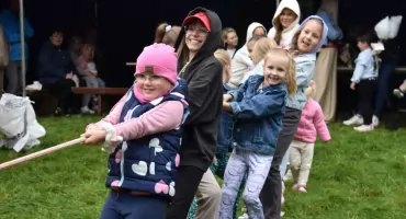 Piknik Pod Chmurką w Lesznie – wspólna zabawa mimo kapryśnej pogody