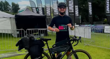 100 kilometrów biegu, 135 kilometrów na rowerze i tylko 3 godziny snu – Jakub Długołęcki z KS Przaśnik Przasnysz znów przesuwa granice wytrzymałości!