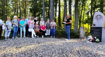Ścieżkami historii III – seniorzy w podróży po lokalnych miejscach pamięci