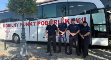 Przasnyscy policjanci uczcili 100-lecie kobiet w Policji oddając krew w sercu miasta
