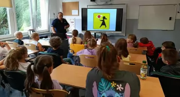 Bezpieczna droga do szkoły z dzielnicowym