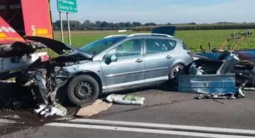 Kolizja 4 pojazdów na DW618 w Osieku-Aleksandrowie