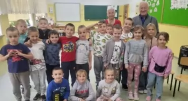 Dzień Głośnego Czytania w Szkole Podstawowej im. Marszałka Józefa Piłsudskiego w Bogatem   