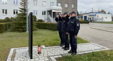 Przasnyscy policjanci uczcili pamięć zmarłych funkcjonariuszy i pracowników Policji