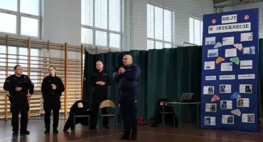 Społeczna debata w Krzynowłodze Małej: o hejcie i bezpieczeństwie na hulajnodze