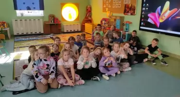 Bajkowy czwartek w bibliotece: Światowy Dzień Postaci z Bajek w Chorzelach