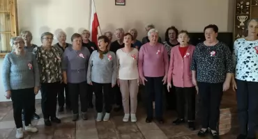 Seniorzy z Obręba przygotowują się w patriotycznym duchu do Święta Niepodległości