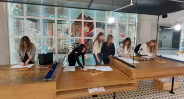 Uczniowie LO im. KEN w Przasnyszu odkrywali kulturę i słodkie tradycje Warszawy