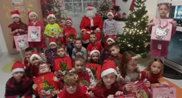 Magiczna wizyta Świętego Mikołaja u przedszkolaków w Krzynowłodze Małej – dzień pełen radości, prezentów i niespodzianek