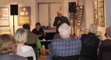 Spotkanie z twórcami pisma „ZNAJ” w Muzeum Historycznym w Przasnyszu – rozmowa o sztuce, nauce i pasji tworzenia