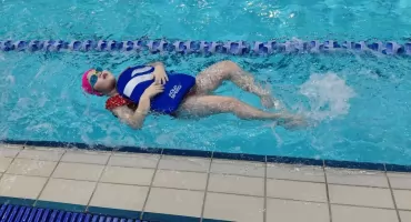 Mali pływacy z Jedynki zakończyli udział w programie Umiem pływać