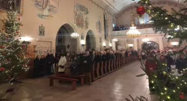 Uroczysta Pasterka w przasnyskiej Farze – radosne rozpoczęcie świętowania Bożego Narodzenia