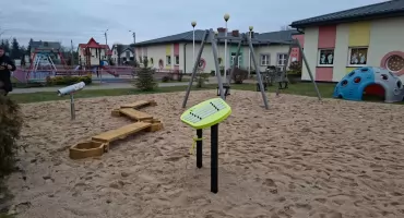 Nowoczesna przestrzeń radości dla najmłodszych – nowy plac zabaw przy Żłobku Miejskim w Chorzelach