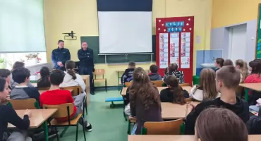 Bezpieczne Ferie 2026. Trwają działania edukacyjne przasnyskich funkcjonariuszy